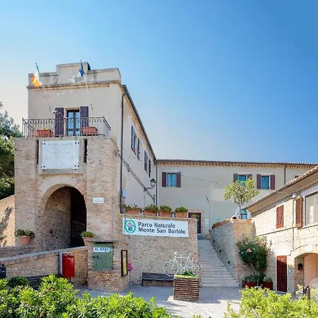 Il Mare In Collina - Le Ortensie Di Liliana * Fiorenzuola di Focara